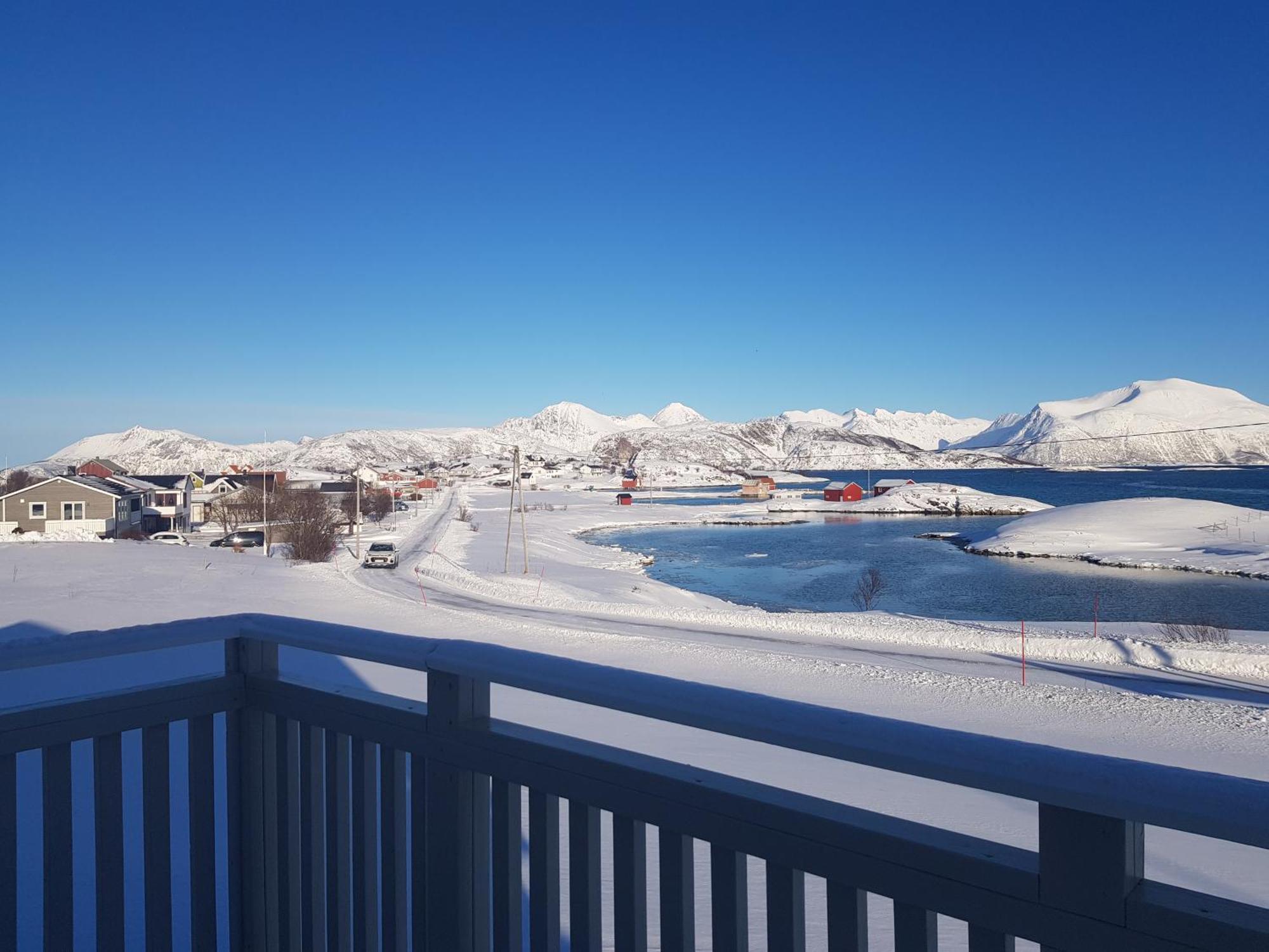 2 Bedrooms Apartment In Sommaroy Island Тромсе Номер фото